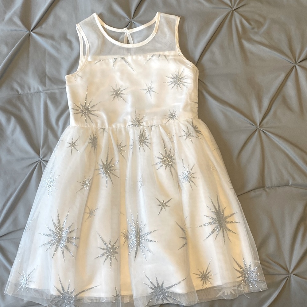 Beautiful holiday dress.